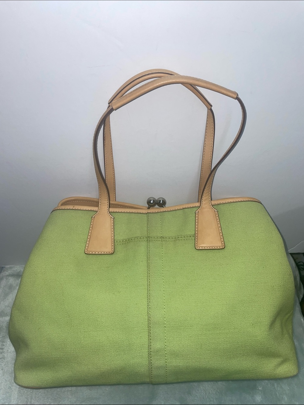 Coach ‘Hamptons’ 10th Anniversary Archive Shoulder Bag - Picture 2 of 16
